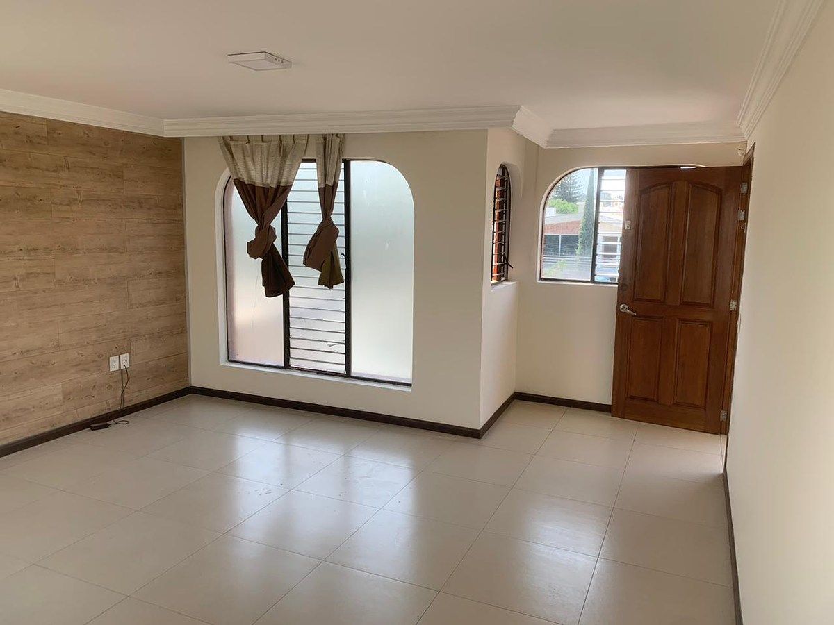 Spacious apartment for sale, photo 1 of 17