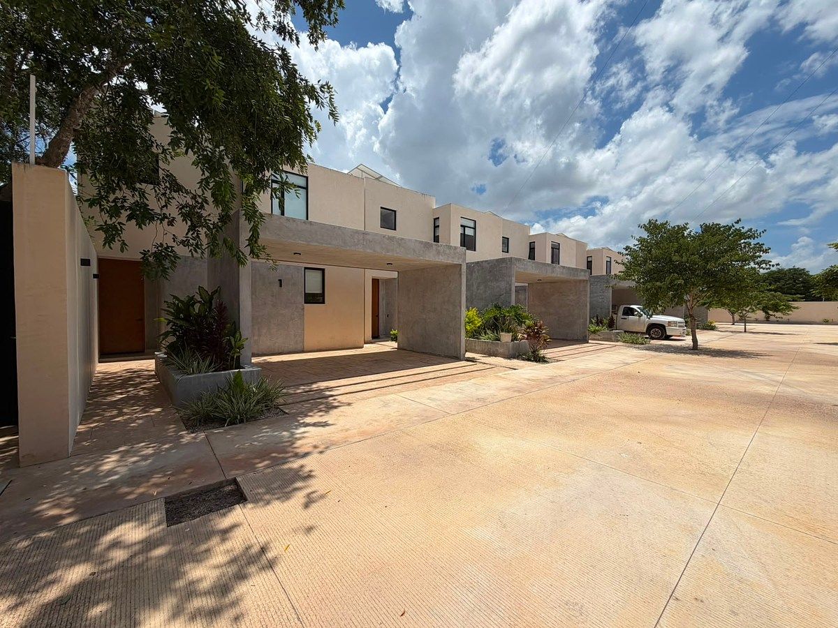 CASA EN RENTA AMUEBLADA CON PANELES SOLARES PRIVADA RESIDENCIAL EN DZITYÁ., foto 1 de 21