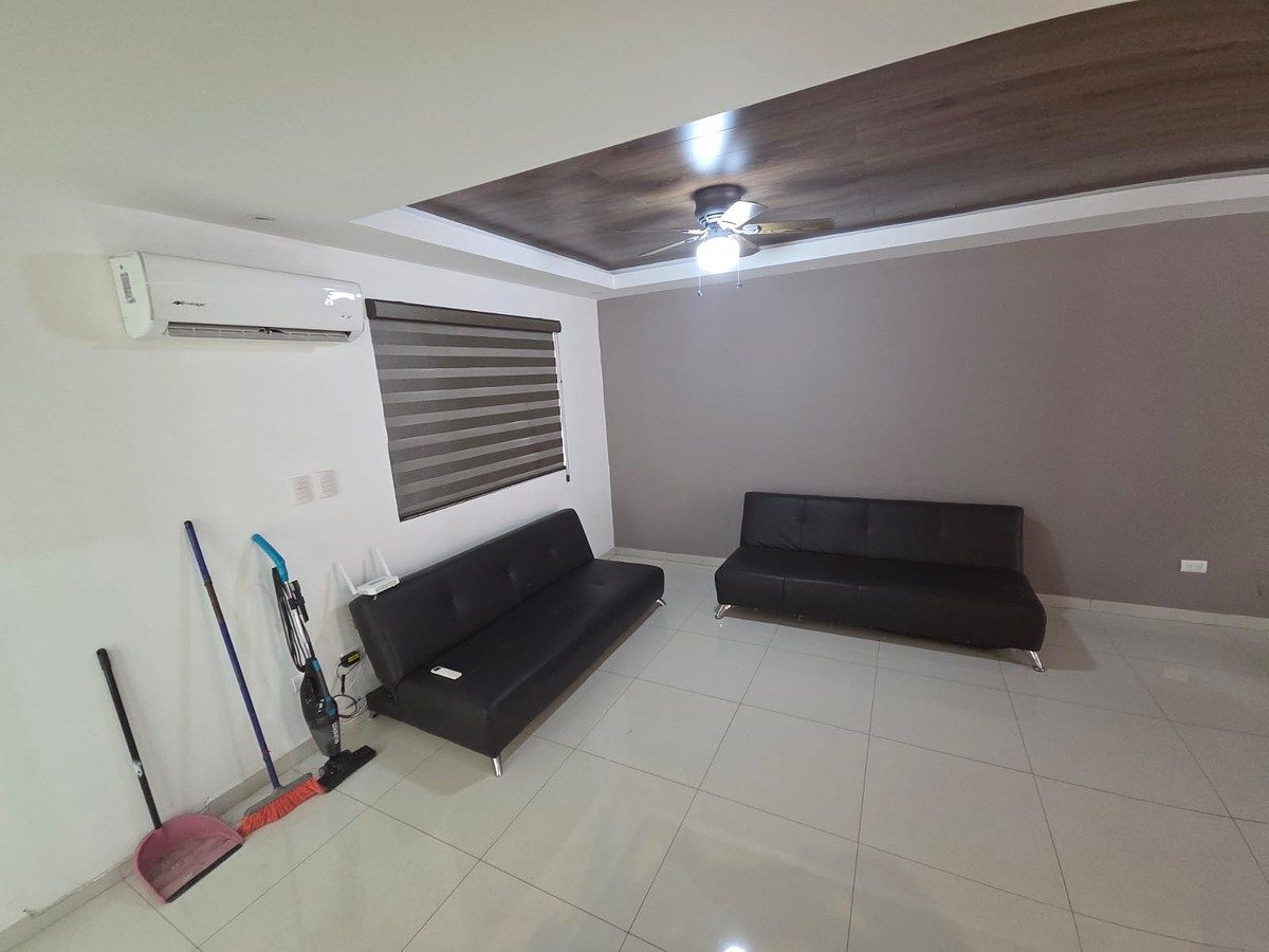 Casa en Cerradas de Santa Rosa 1S 1E, Apodaca, foto 4 de 19