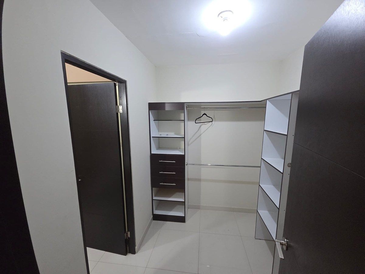 Casa en Cerradas de Santa Rosa 1S 1E, Apodaca, foto 14 de 19