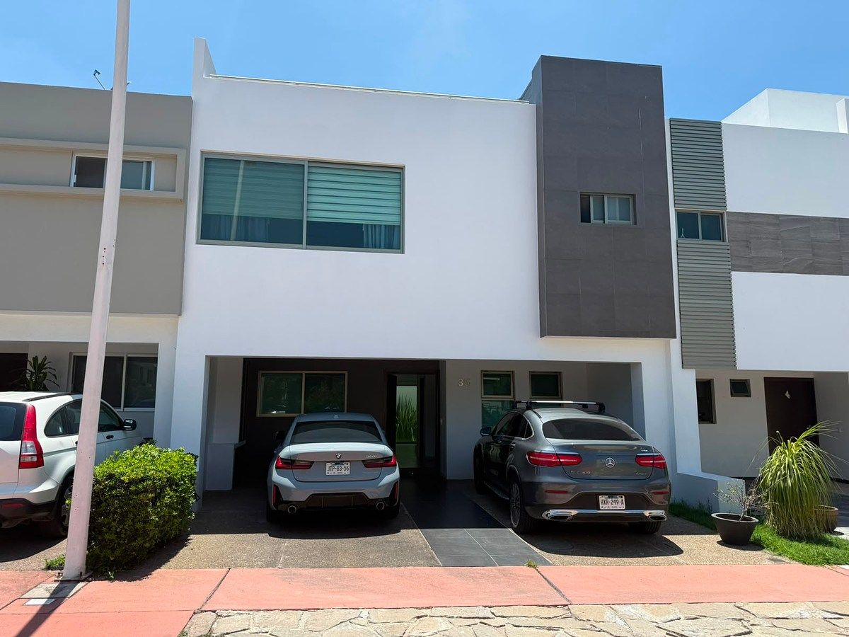 EXCELLENT HOUSE IN SOLARES, photo 1 of 33