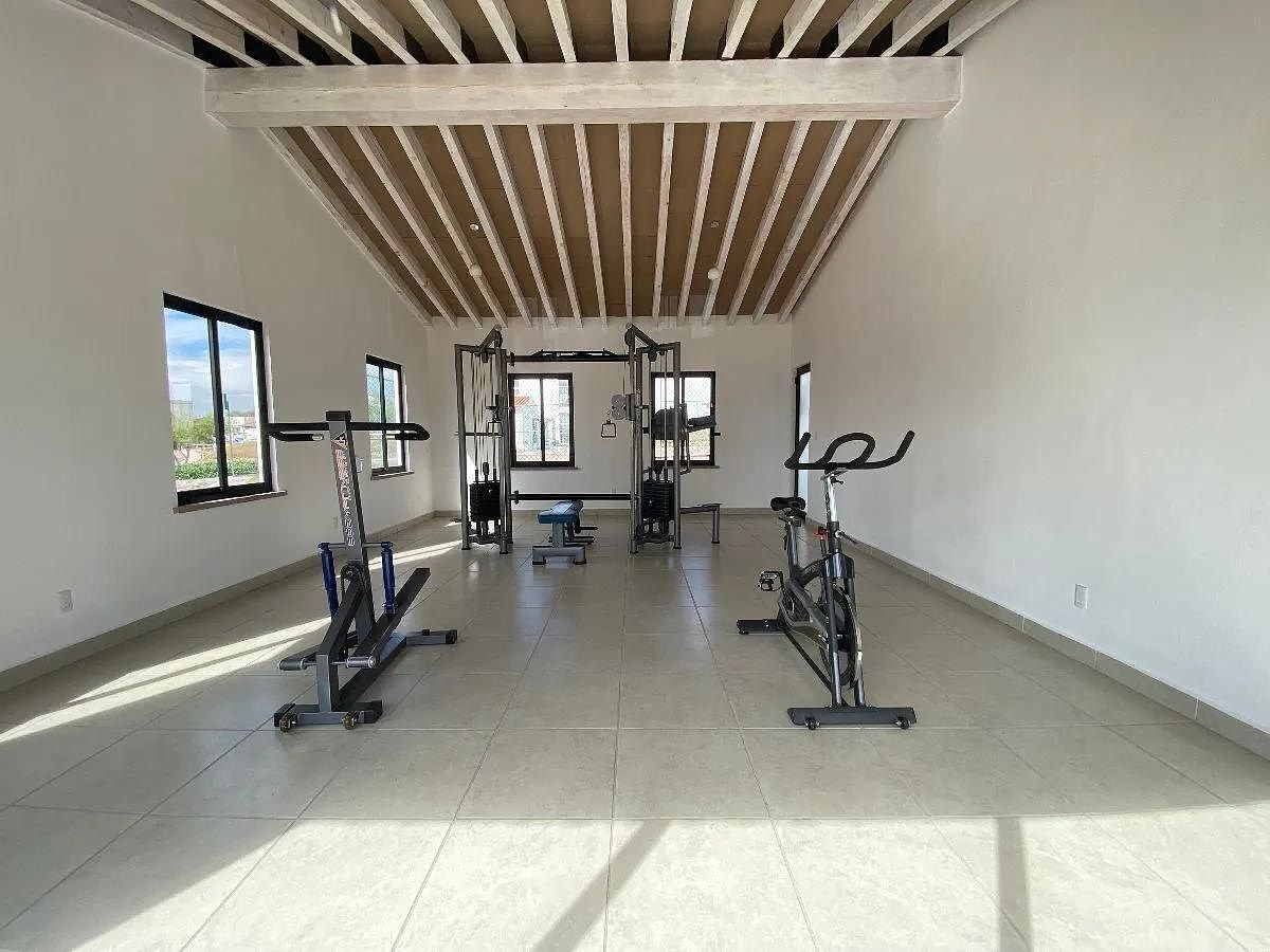 Gimnasio equipado, foto 7 de 8