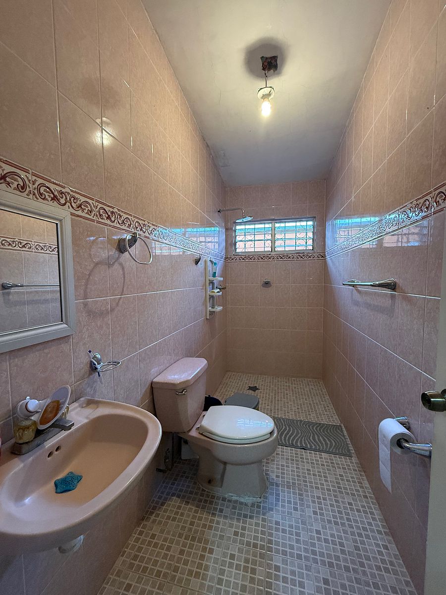 Baño completo compartido, foto 12 de 23