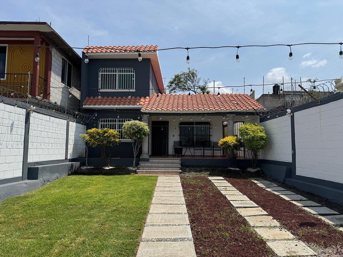 HOUSE FOR SALE IN JIUTEPEC, MORELOS, photo 1 of 14