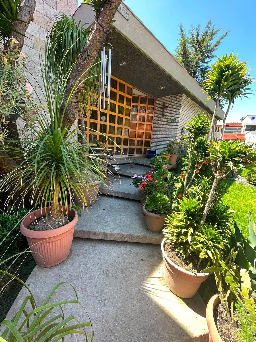 SATTELITE HOUSE FOR SALE ON CLOSED STREET, photo 1 of 25