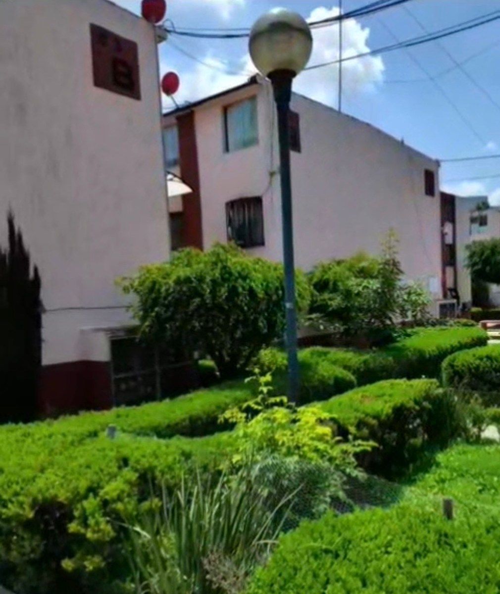 Apartamento à venda. REFORMADO – 2 quartos e estacionamento, foto 1 de 15