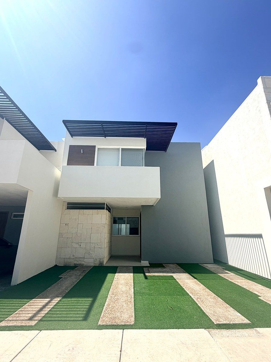 RENT HOUSE IN VIVANTA NORTH, photo 1 of 17
