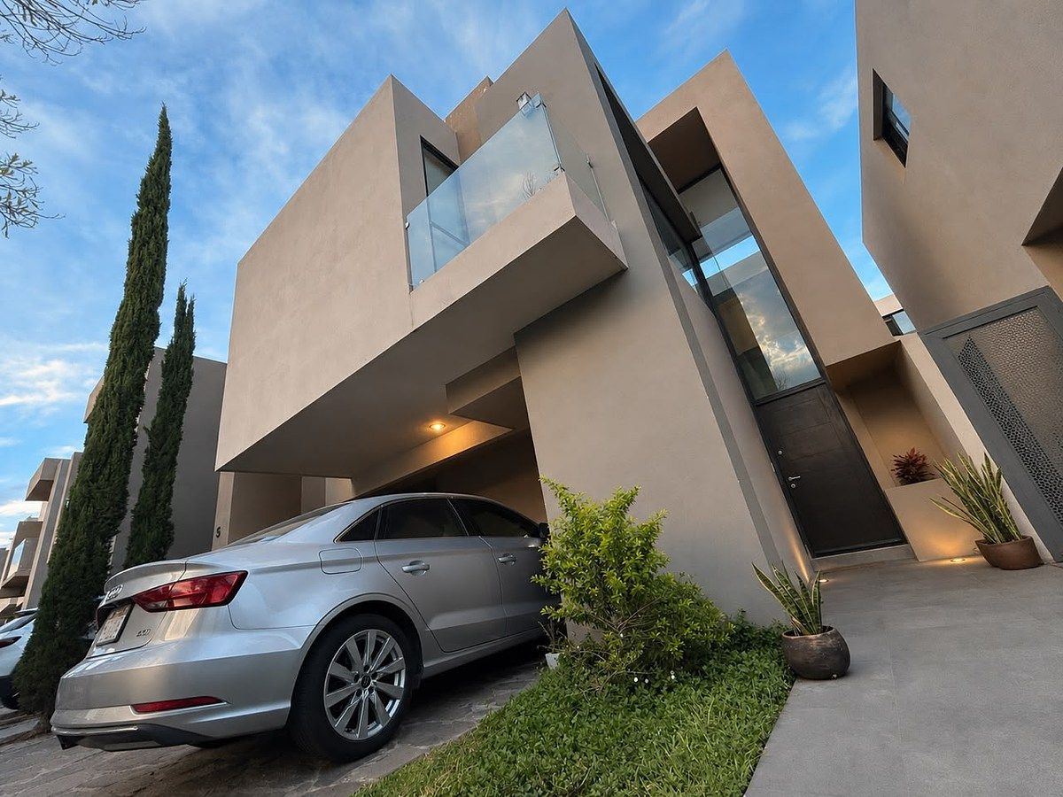 Casa en venta en Querétaro, Residencial El Refugio: En privada con alberca, foto 1 de 20