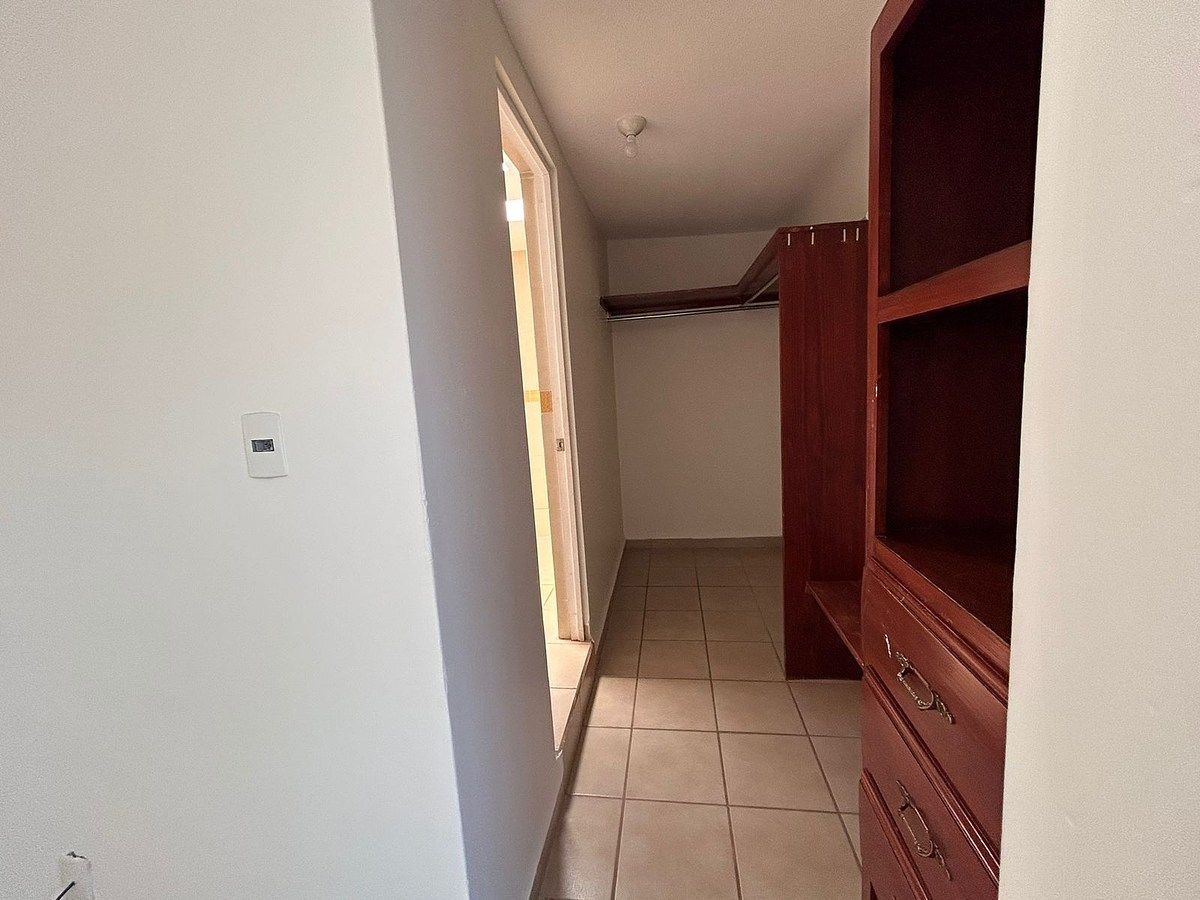 House in Gated Community in Ampliación los Arcos, Irapuato, photo 2 of 15