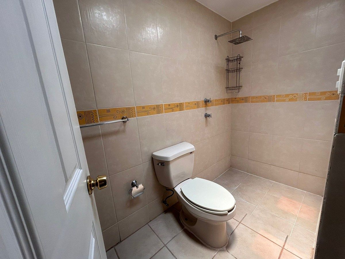 House in Gated Community in Ampliación los Arcos, Irapuato, photo 3 of 15