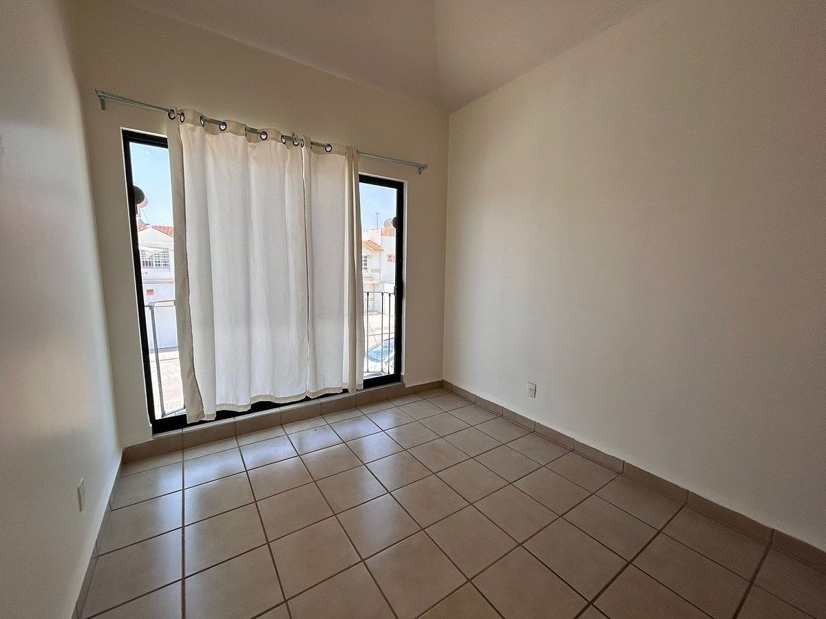 House in Gated Community in Ampliación los Arcos, Irapuato, photo 4 of 15