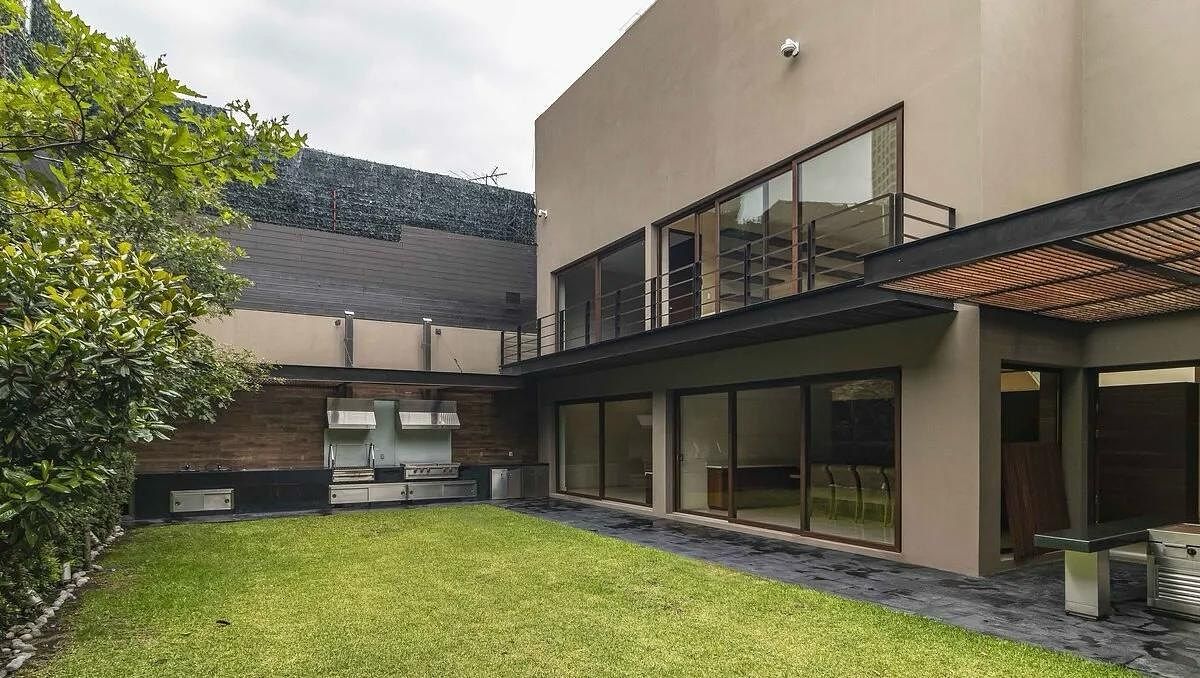 Luxury House for Sale in Bosques de las Lomas, photo 1 of 42