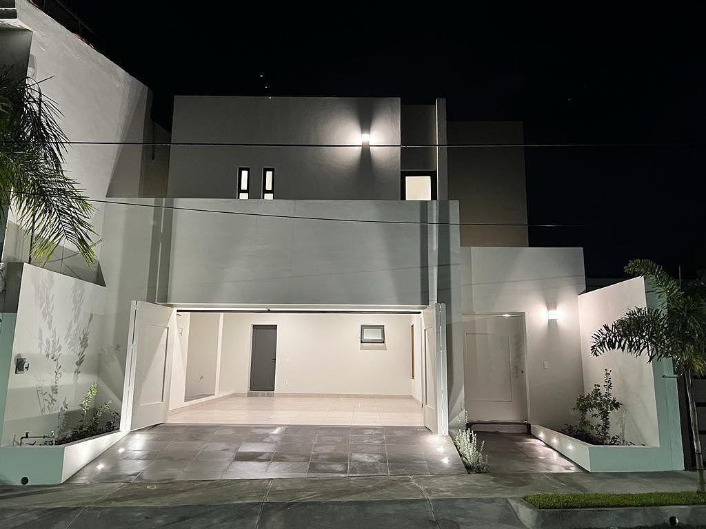 CASA EN RENTA, JARDINES DE VISTA HERMOSA, COLIMA, foto 1 de 8