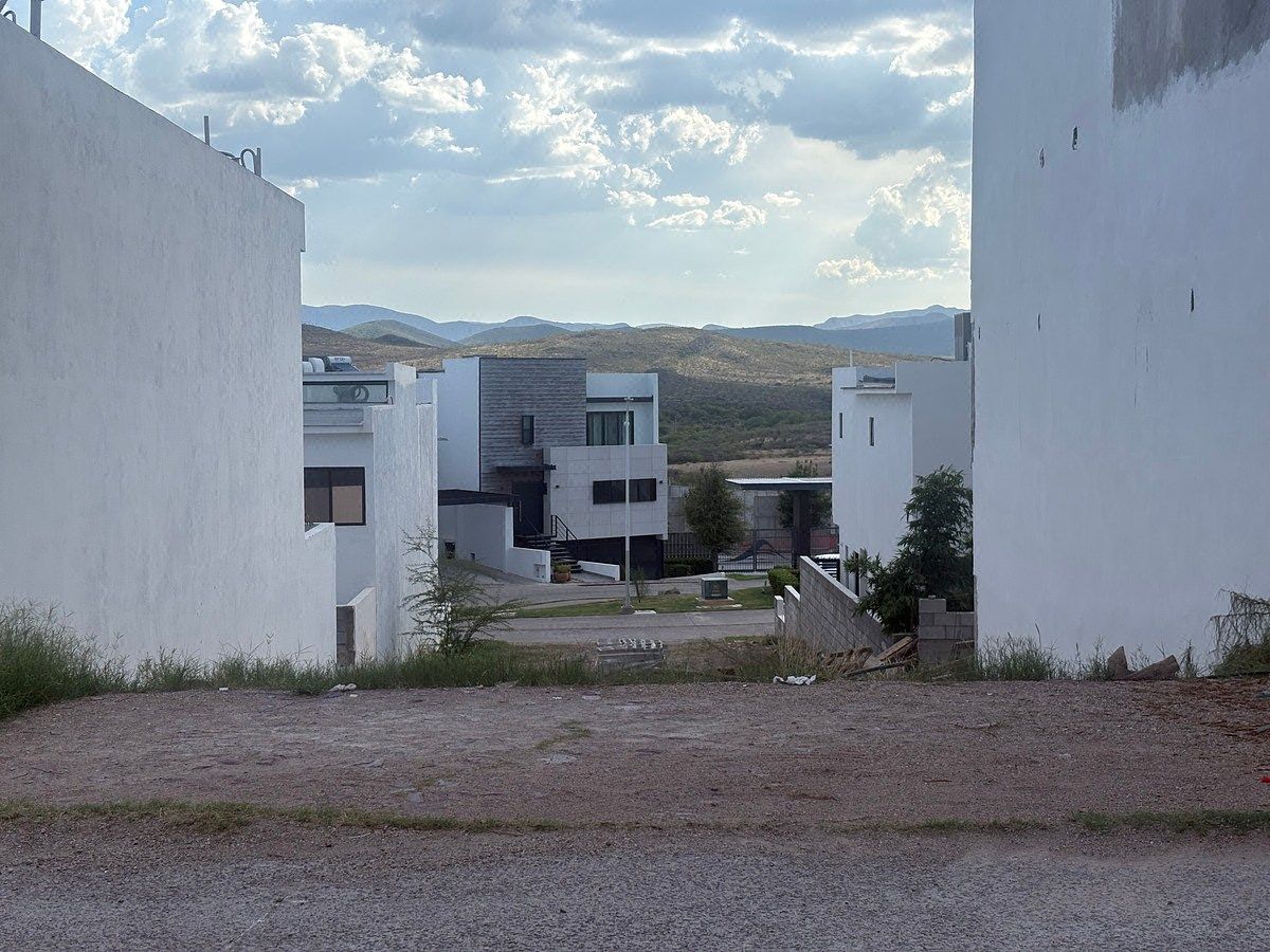 TERRENO EM BISONTE, foto 1 de 2