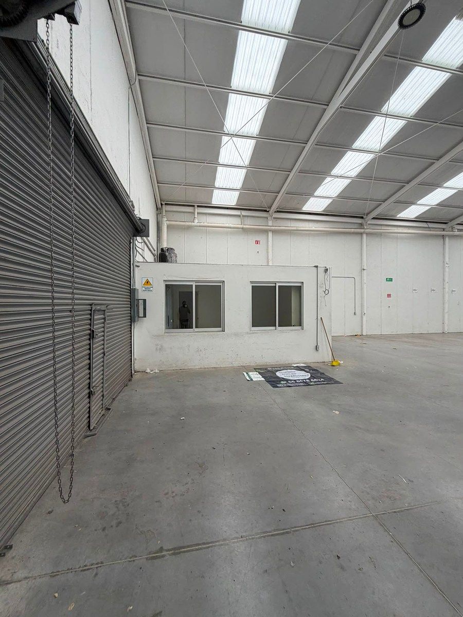 Bodega comercial en Nueva Lázaro Cárdenas, Tlaquepaque, foto 2 de 5