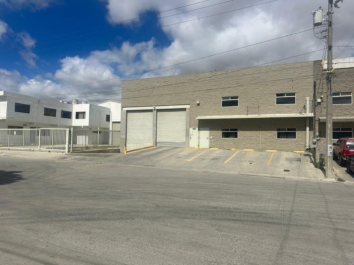 Armazém comercial de 800m² a algumas quadras da Garita de Otay, foto 1 de 14