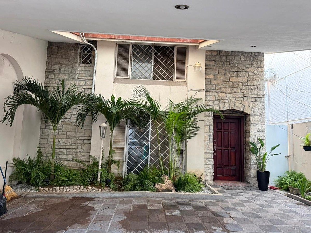 CASA EN RENTA MIRASIERRA, foto 1 de 2