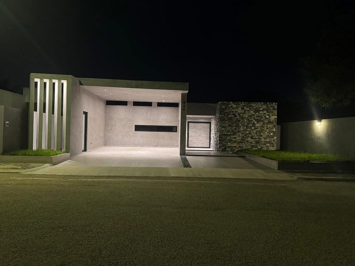 Casa con cenote, foto 1 de 49