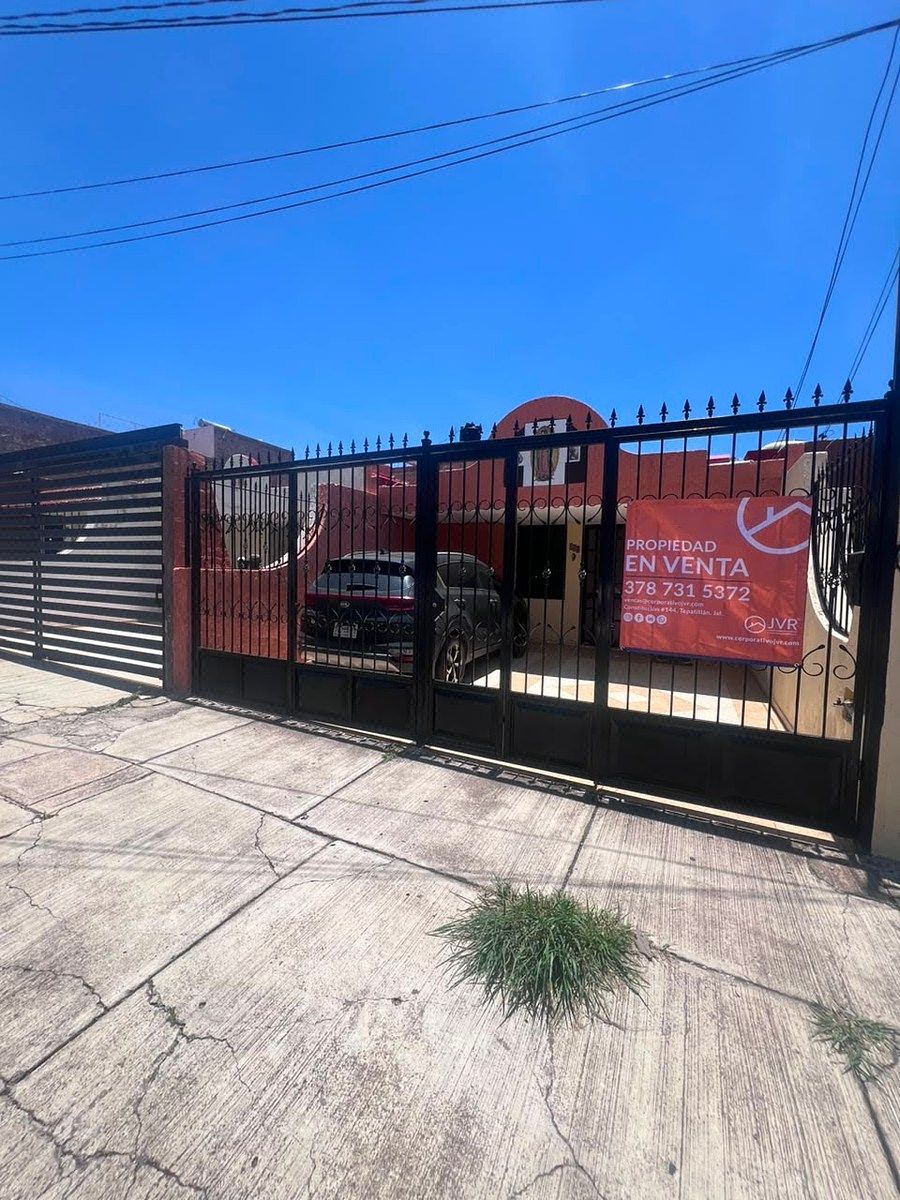 House for sale - Santa Mónica - Tepatitlán de Morelos, photo 1 of 16