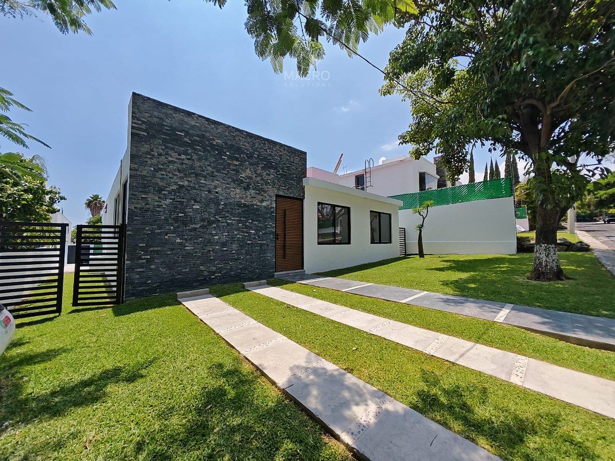 HOUSE FOR SALE IN LOMAS DE COCOYOC, ATLATLAHUCAN, MOR. ELIGIBLE FOR CREDITS., photo 1 of 13