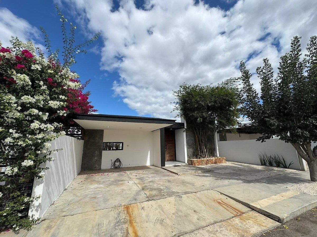 CASA DE UNA PLANTA, 3 HABITACIONES EN PRIVADA, foto 1 de 22