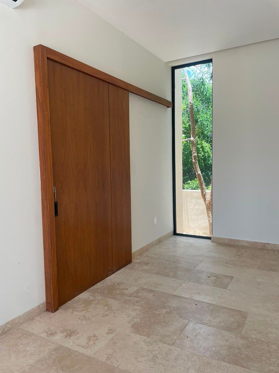 CUARTO DE JUEGOS, foto 11 de 27