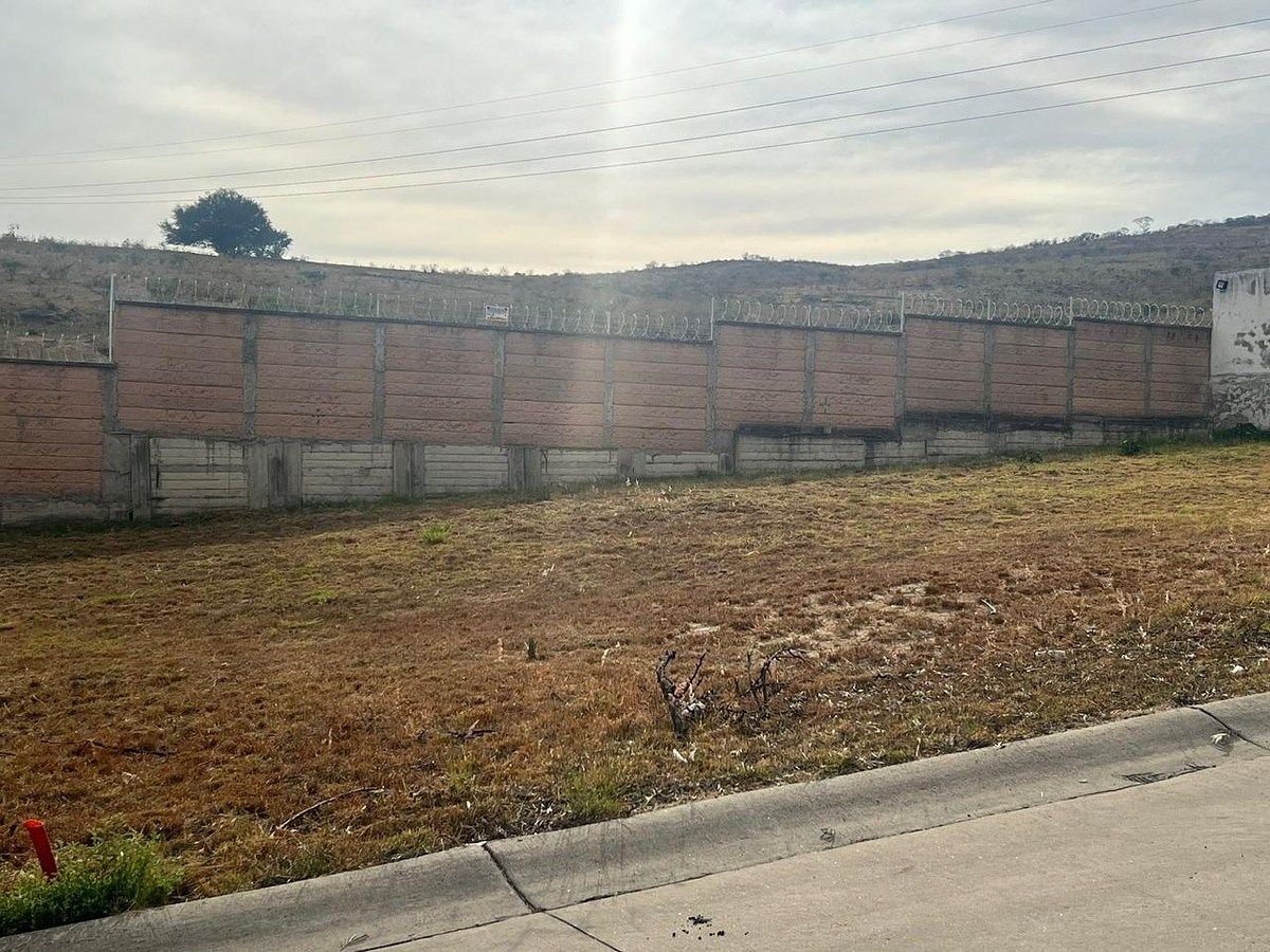 Terreno à venda em 220 m² Disponível em Senderos de Monteverde, foto 1 de 4