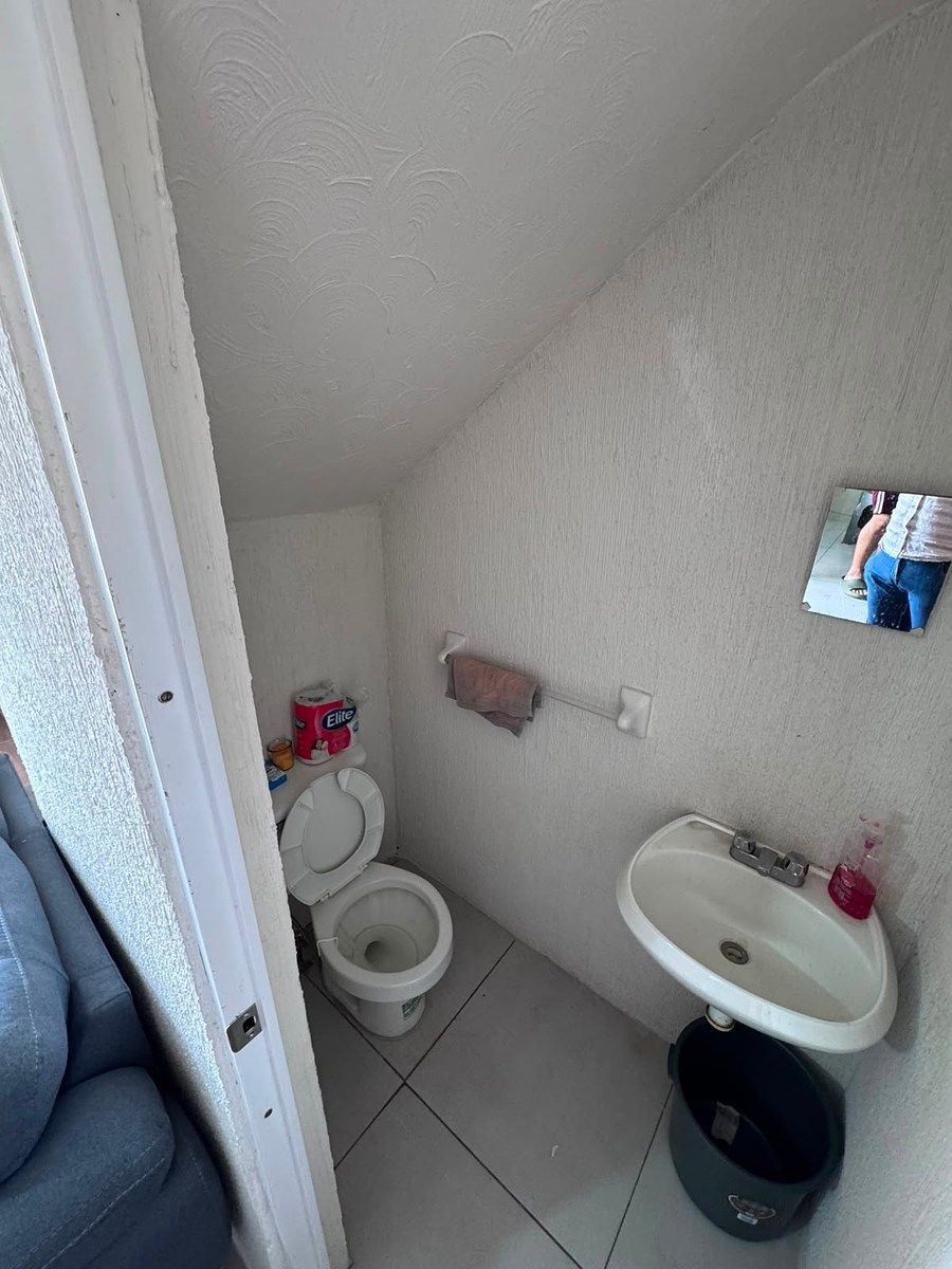 MEDIO BAÑO, foto 5 de 9