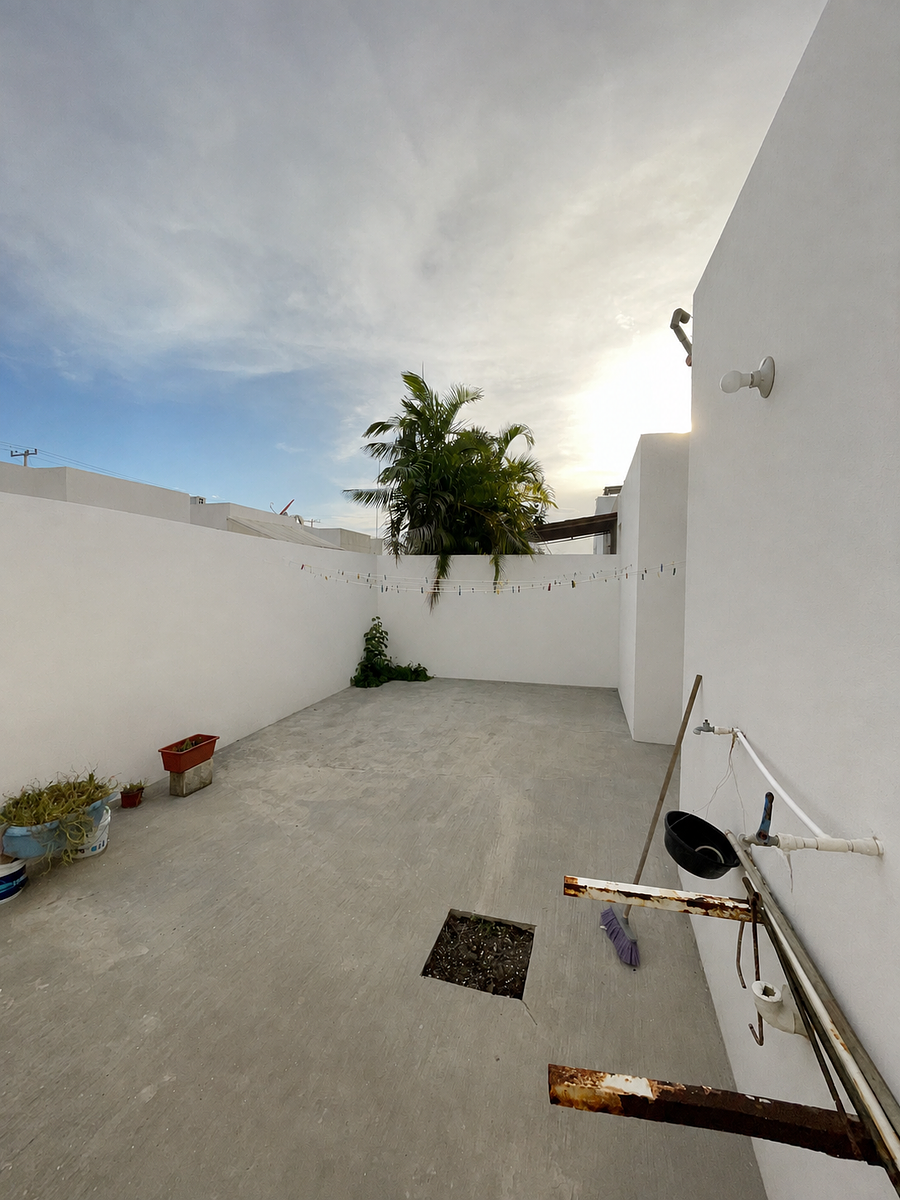 House for sale in Las Américas with excellent location - foto 2