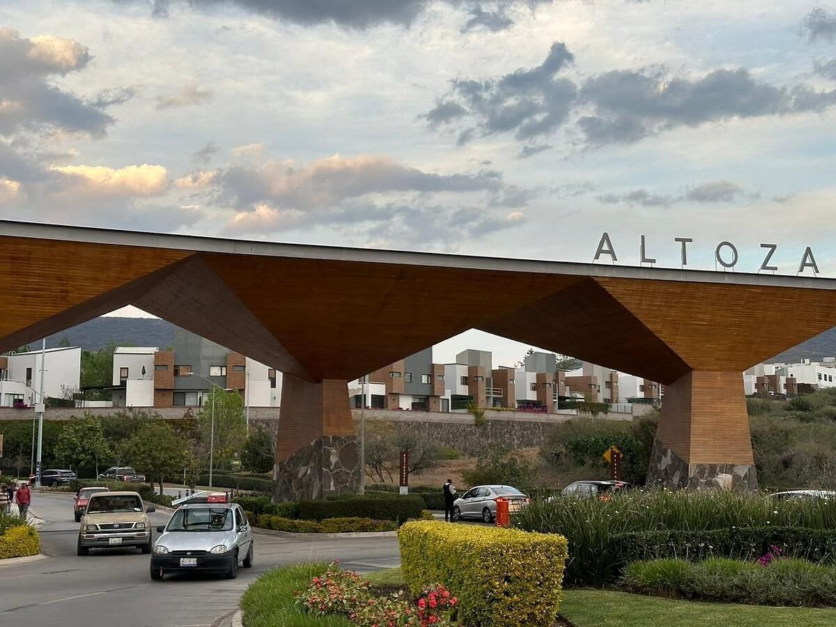 AMPLIO TERRENO HABITACIONAL EN CONDOMINIO LAGO, ALTOZANO EL NUEVO QUERETARO, foto 1 de 11