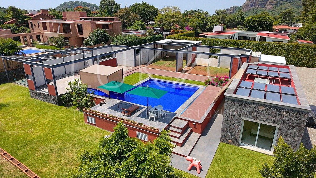 House for sale in Valle de Atongo, Tepoztlan, photo 1 of 22
