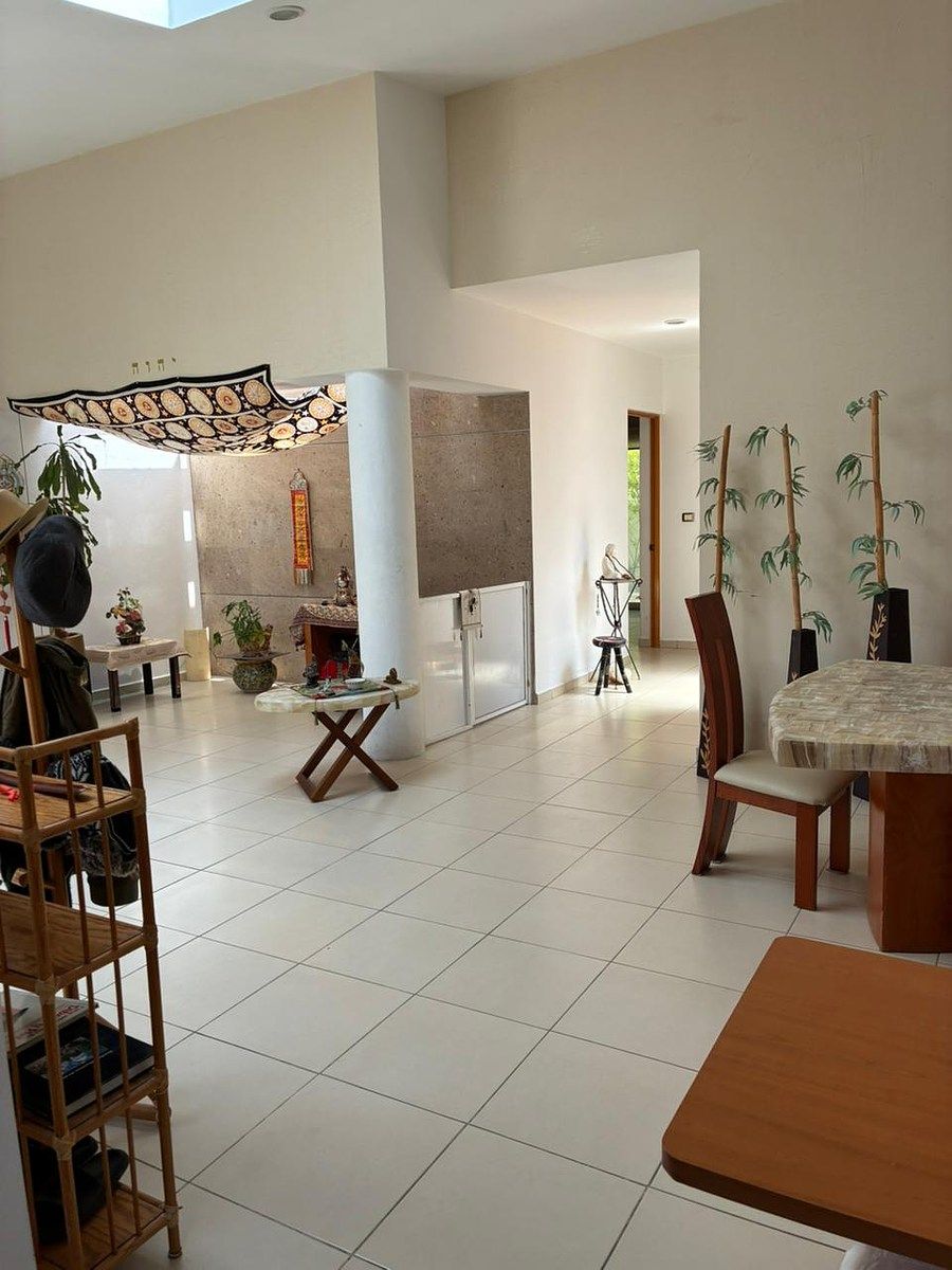 Casa de um andar com abóbadas catalãs para pessoas idosas, foto 1 de 10