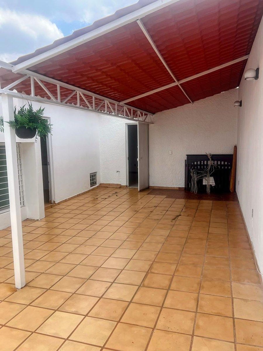 Casa em López de Legaspi, Guadalajara, foto 2 de 28