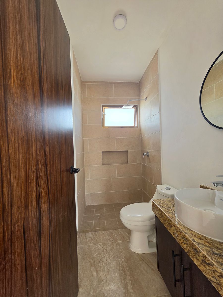 Baño Planta Baja, foto 8 de 18