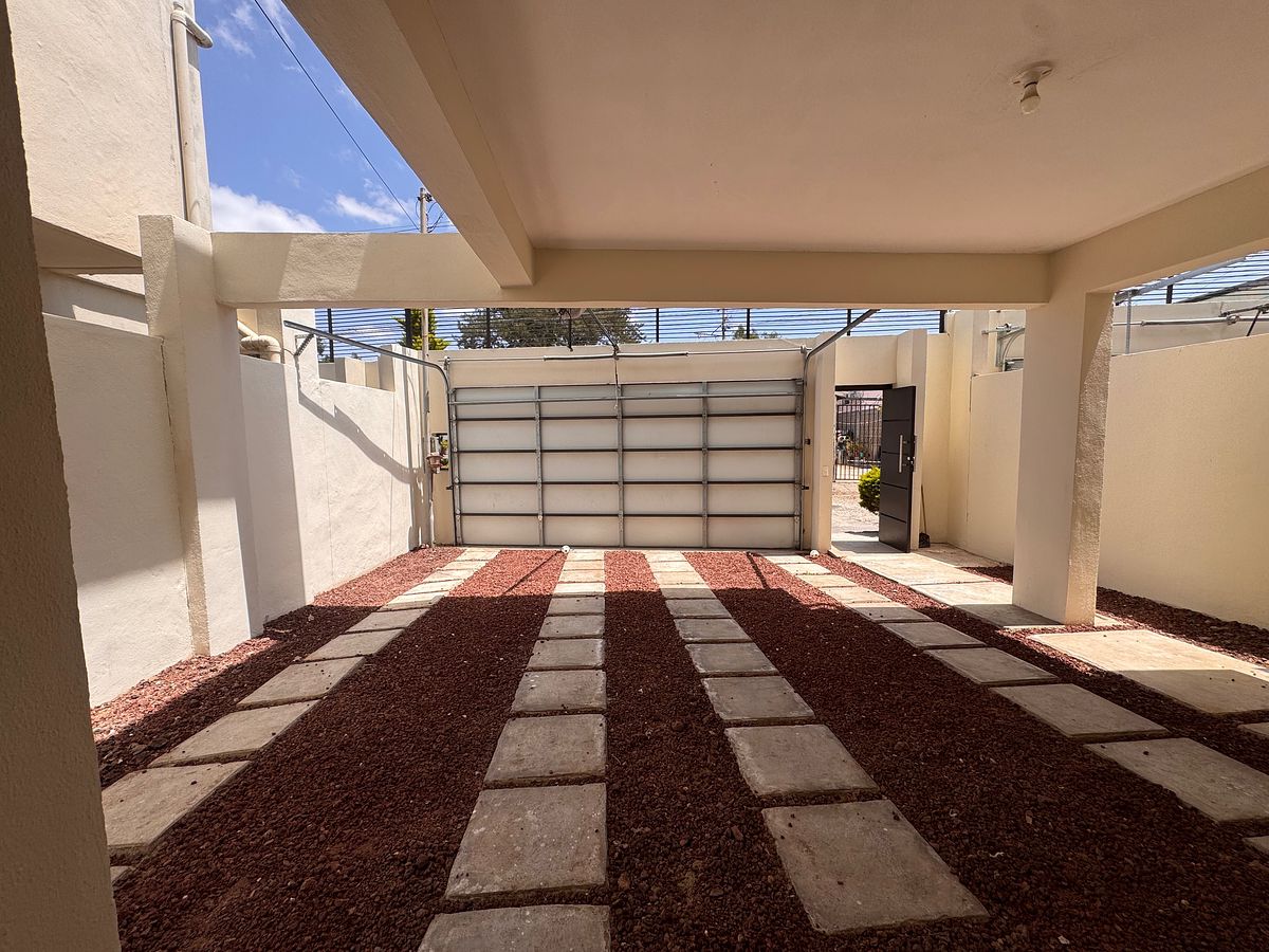 Casa em Linda Vista, Tijuana, foto 2 de 47