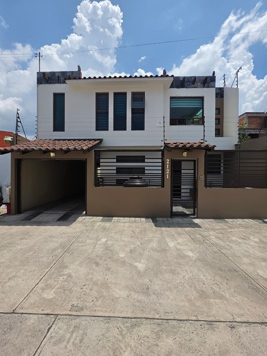 CASA À VENDA EM METEPEC A UMA QUADRA DA AV. TECNOLÓGICO, foto 1 de 15