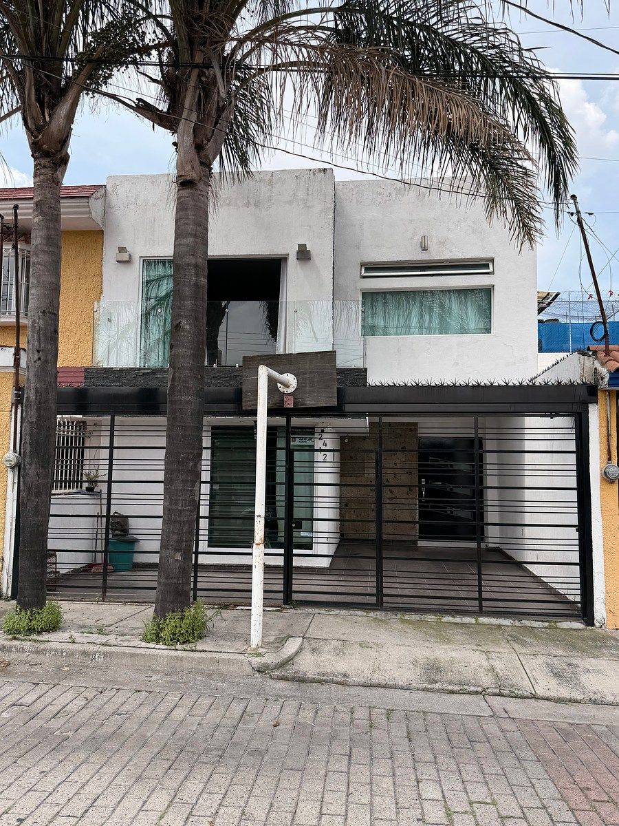 House for sale in Jardines de la Cruz, photo 1 of 23