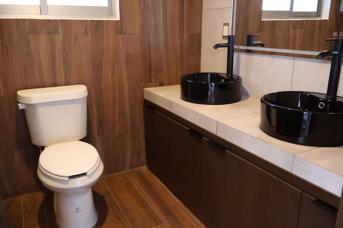 Baño de recámara principal, foto 8 de 18