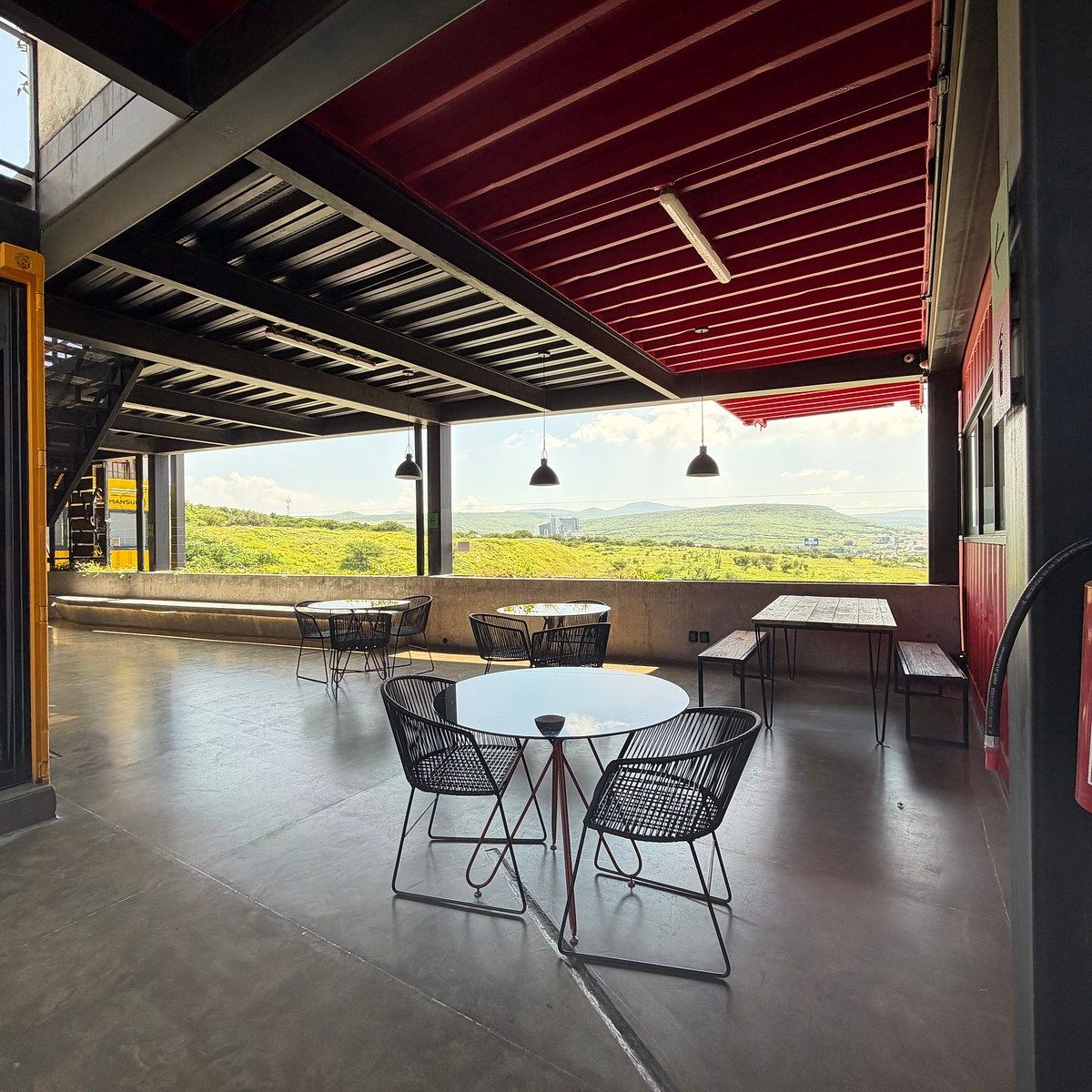 Local comercial para alugar muito perto de Antea Jurica Queretaro, foto 1 de 12