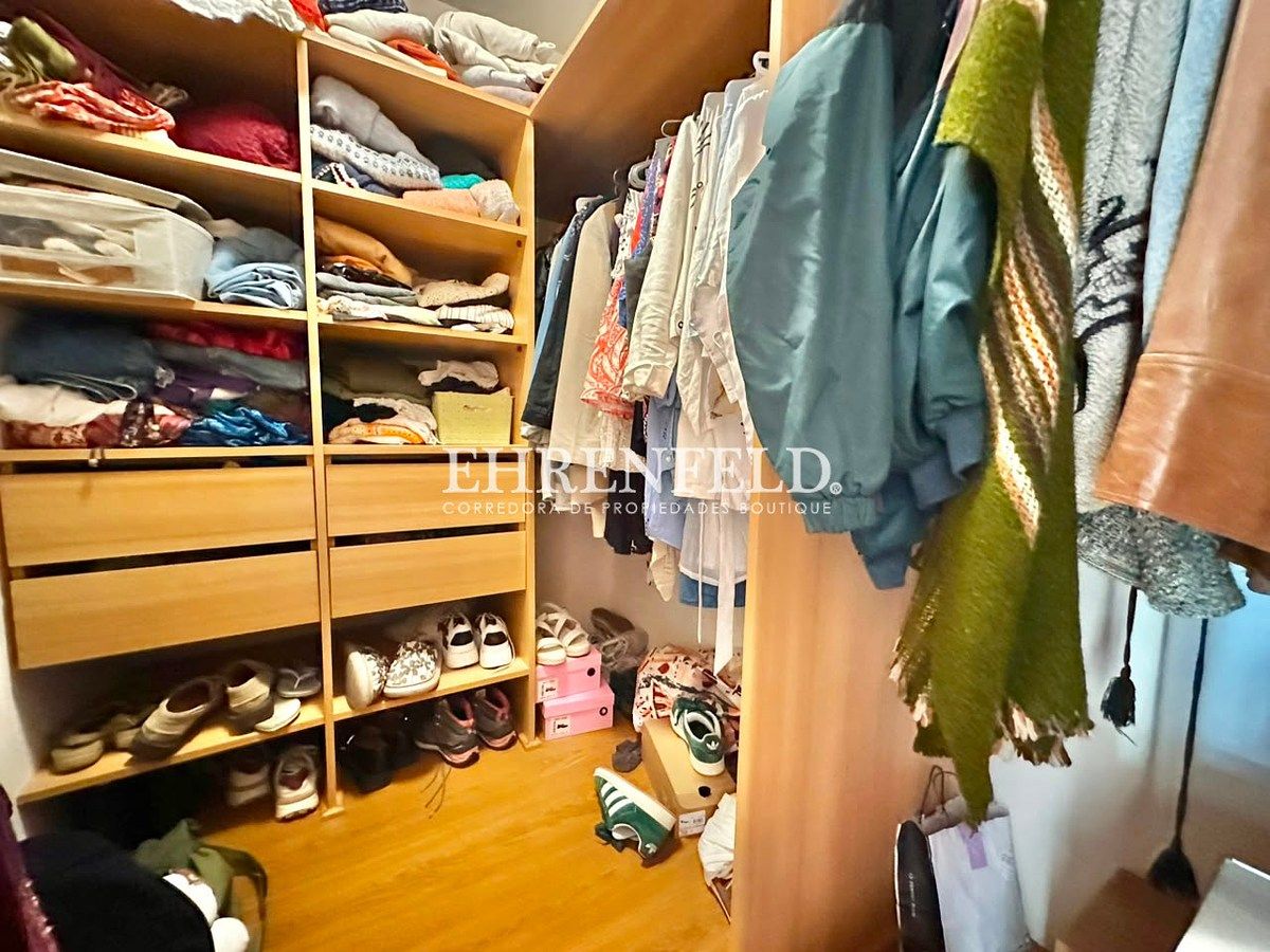 Walk in closet suite., foto 27 de 30