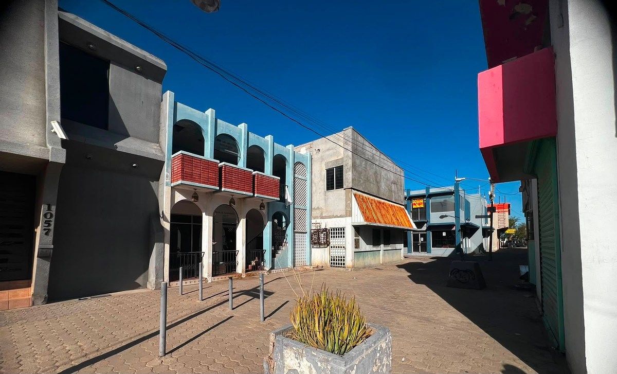Building in Centro Cívico, Mexicali, photo 8 of 9