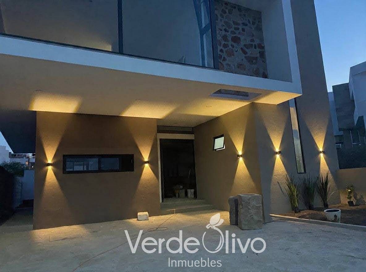 Casa en Venta Zibata Condominio Ceiba con Roof Garden y jardín