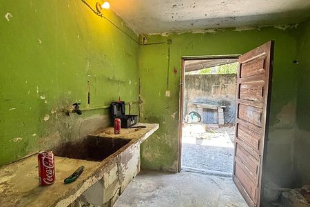 INVEST IN THE CENTER OF MÉRIDA HOUSE TO REMODEL FOR $930,000