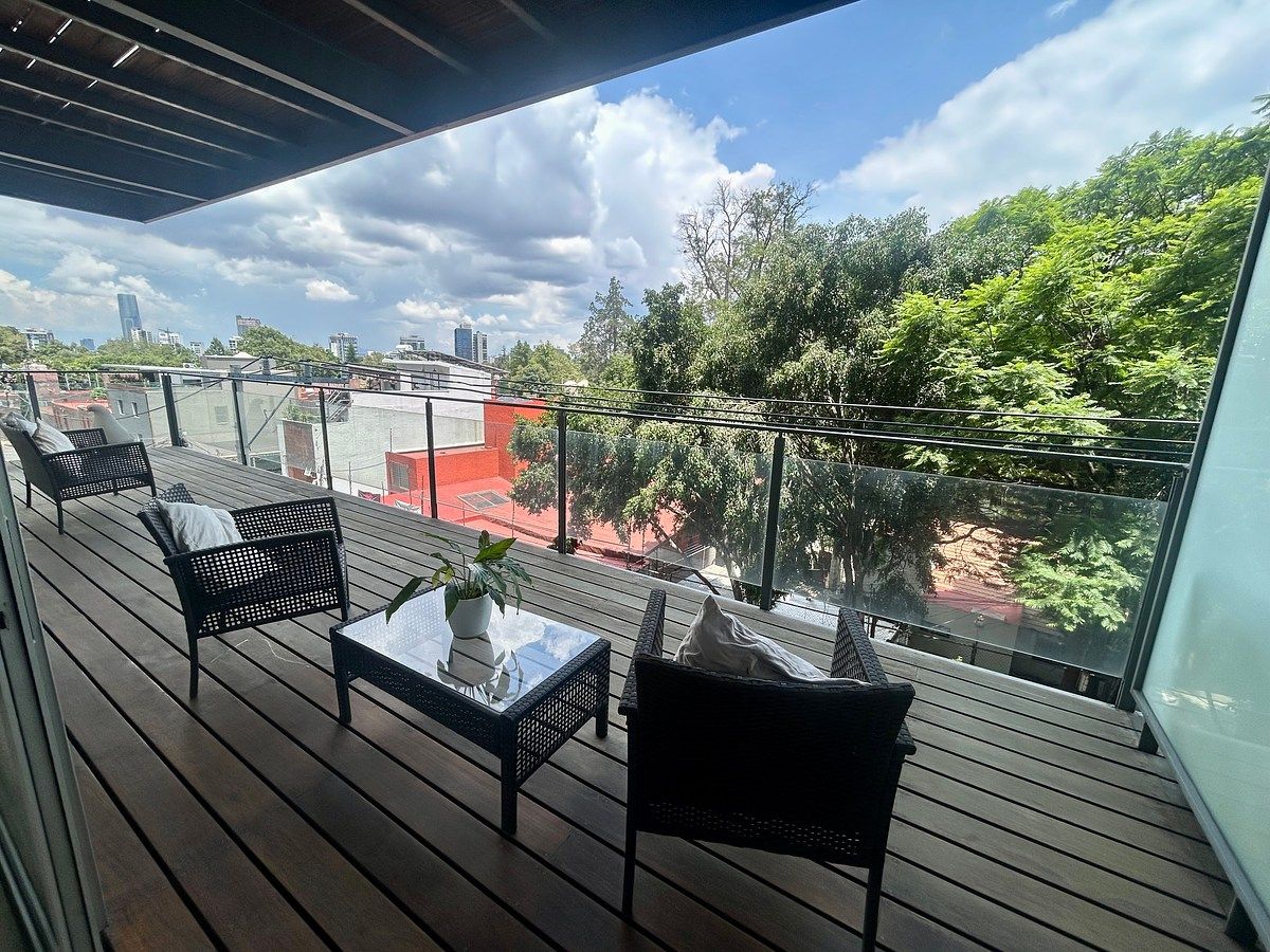 Departamento en venta en Los Alpes con terraza y vista arbolada, foto 1 de 24