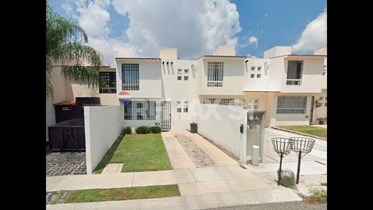 RCV HOUSE SALE MISSION MARIANA, photo 1 of 21