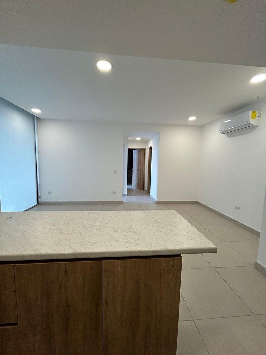 Apartment in El Lechugal, Santa Catarina, photo 3 of 10