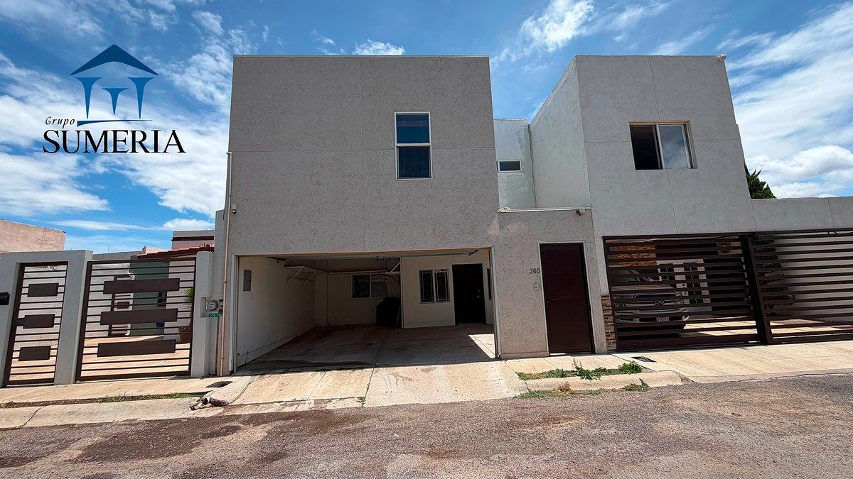 Casa em Bairro Privado, foto 1 de 18