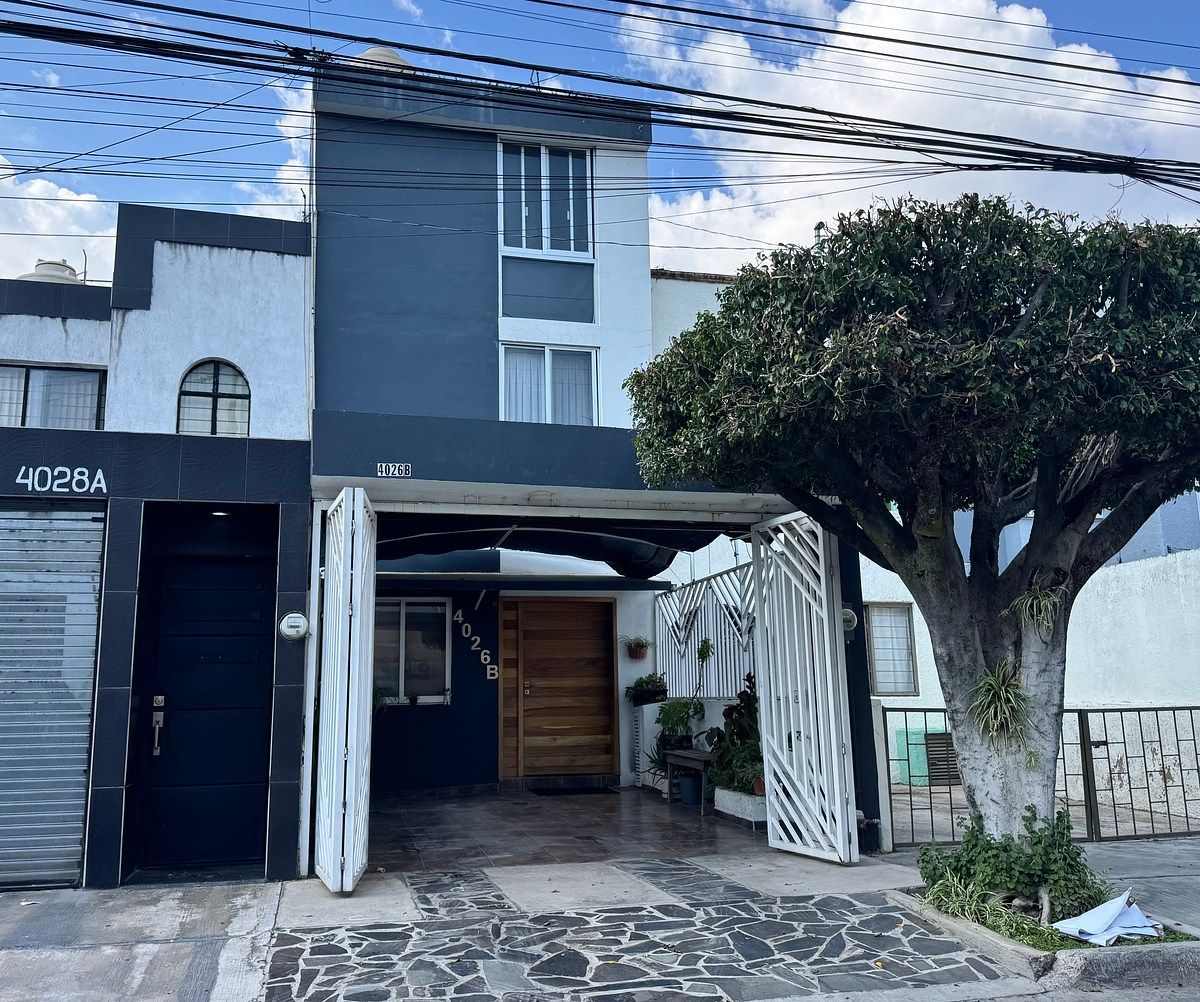 Casa em Arboledas Residencial, Zapopan, foto 2 de 24