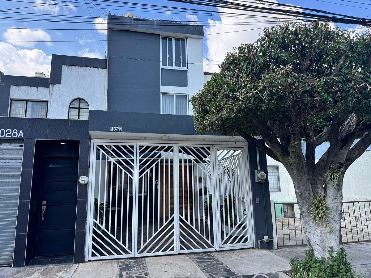 Casa em Arboledas Residencial, Zapopan, foto 3 de 24