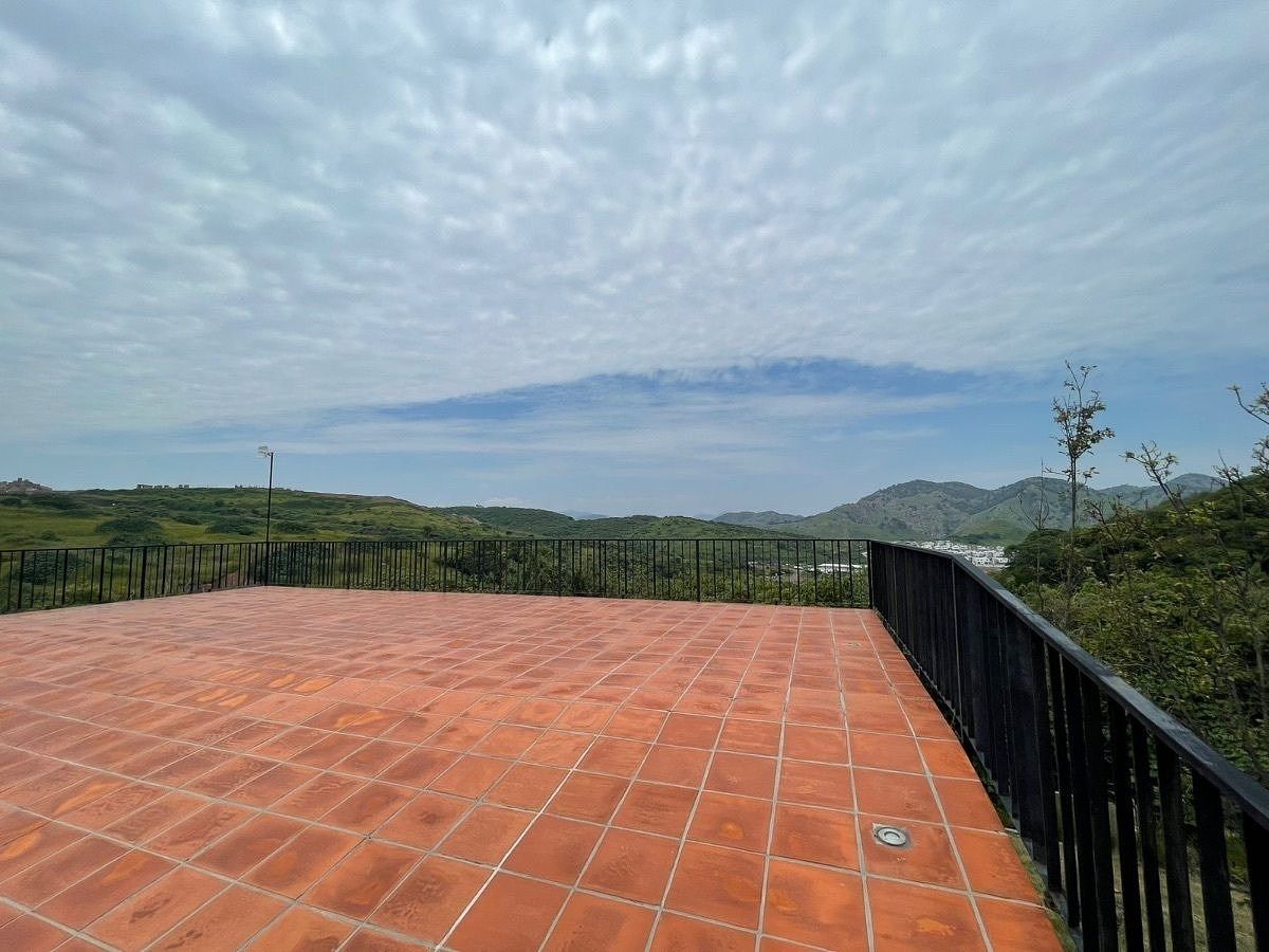 Lot in Colinas de San Isidro, Zapopan, photo 2 of 12